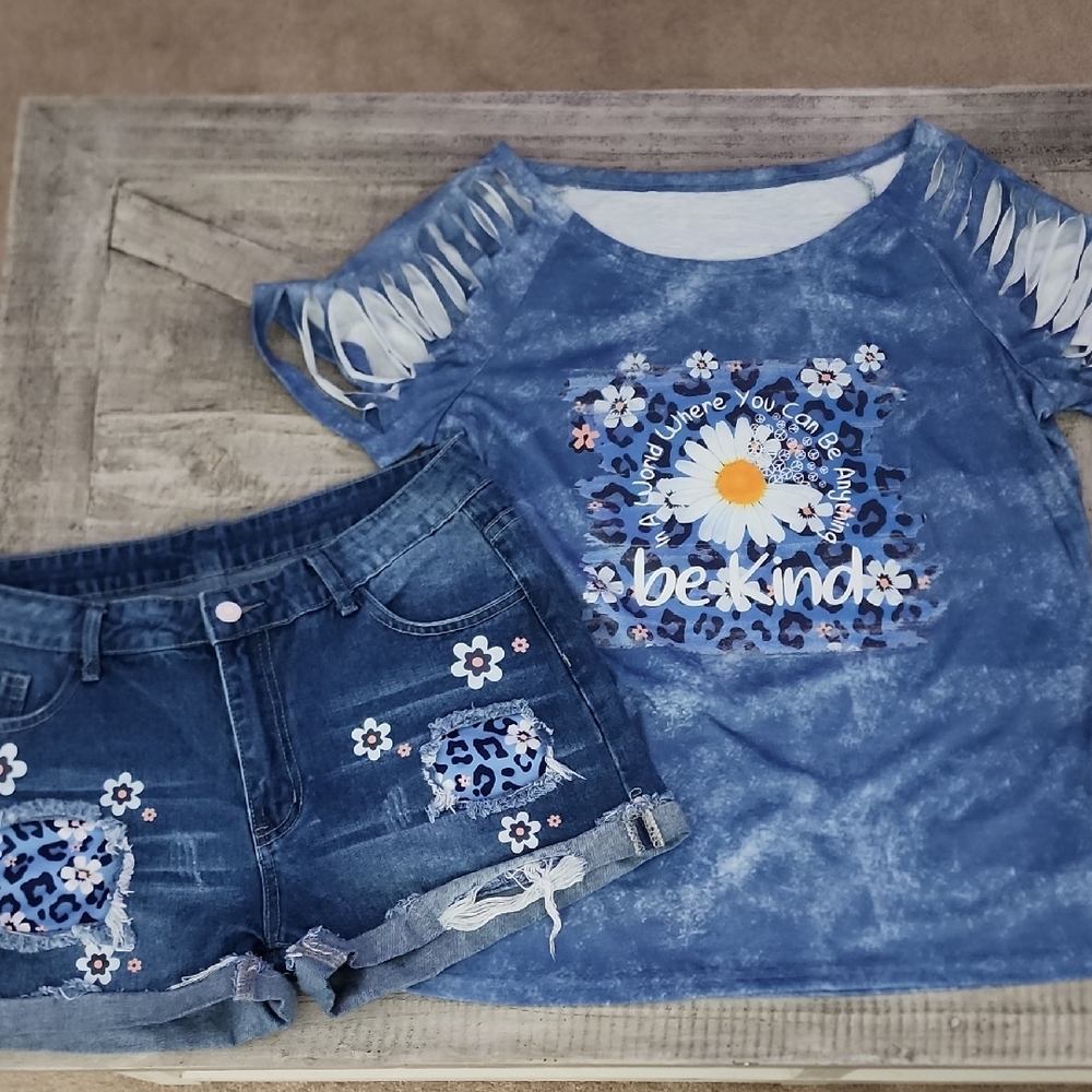Blue Leopard and Daisy Graphic Tee and Denim Shorts Set